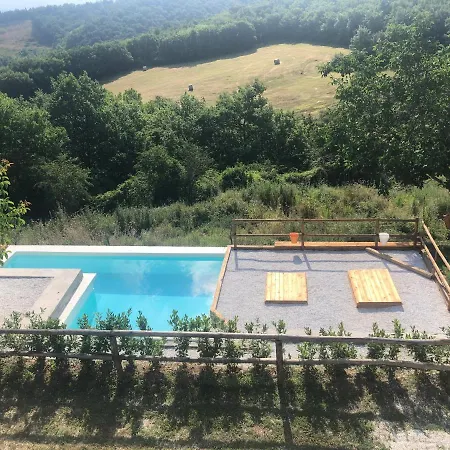 Podere Il Sasso Bed and Breakfast