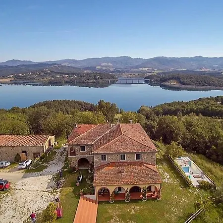 Podere Il Sasso Bed and Breakfast *